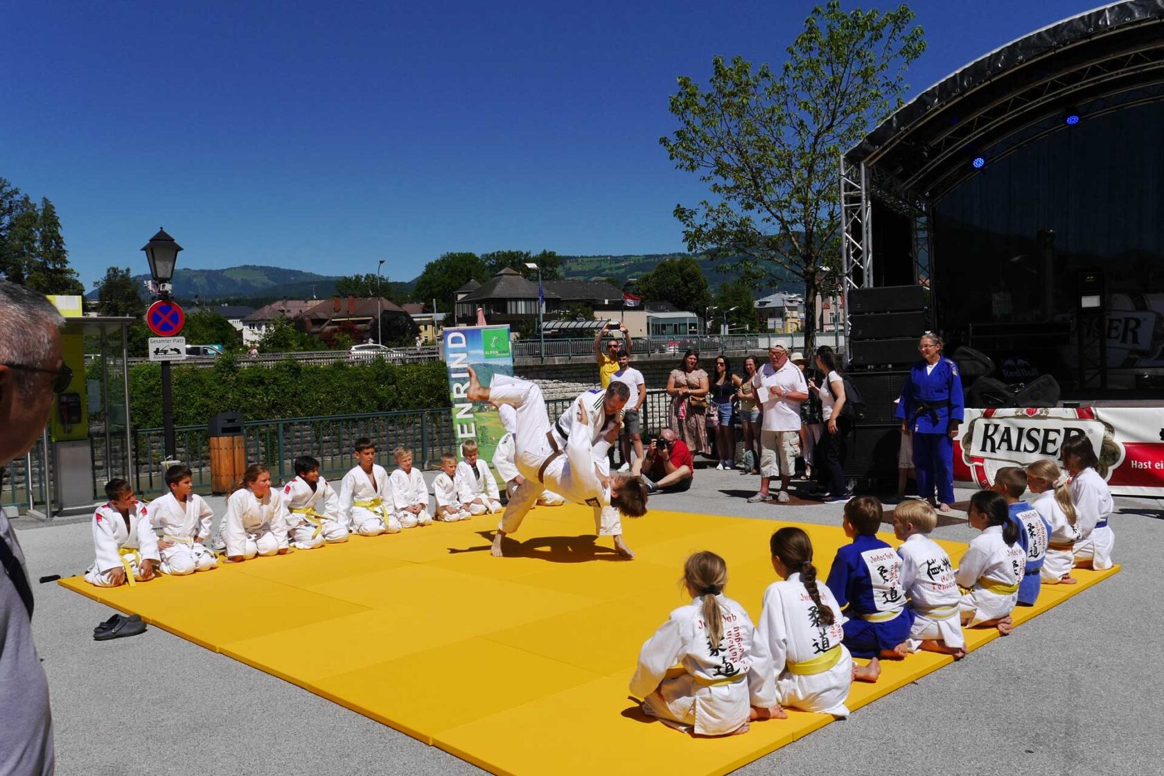 judovorfuehrung halleiner stadtfest